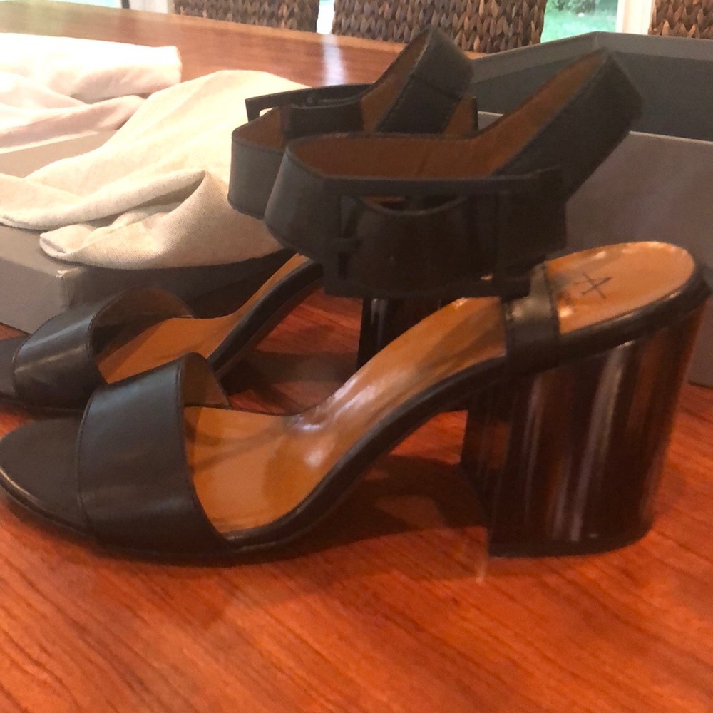 Aquatalia sandals